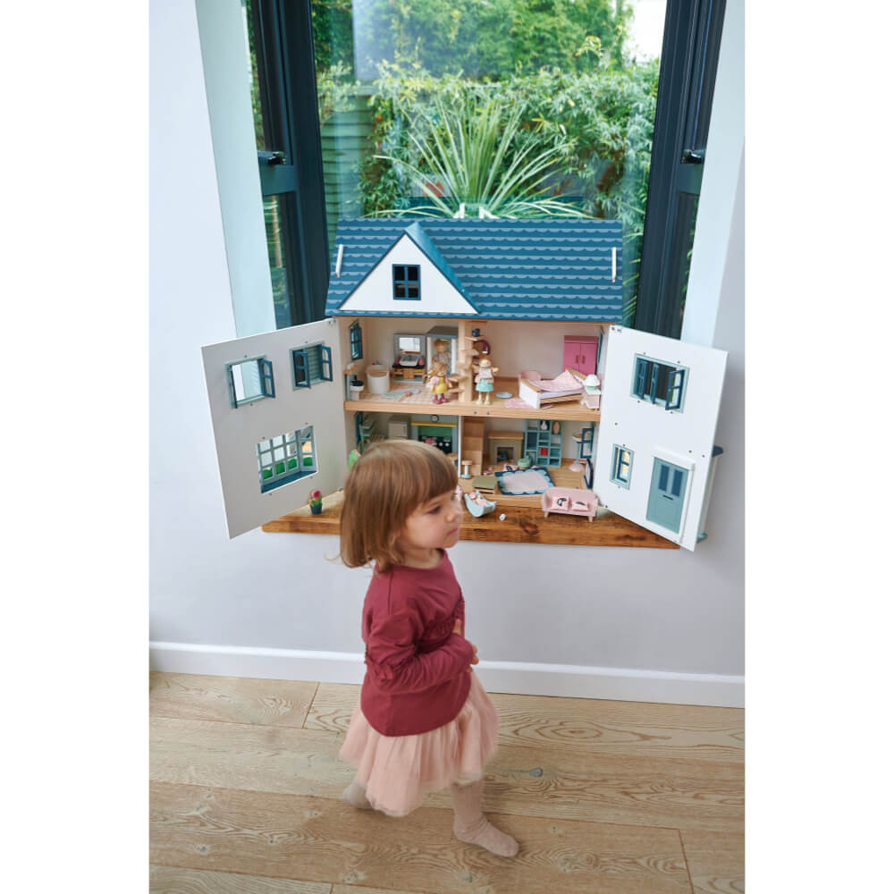Tender Leaf Dovetail House