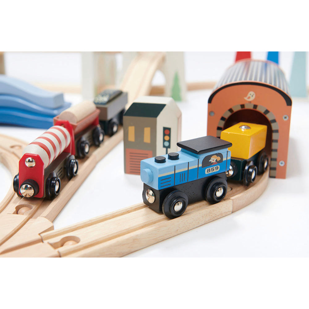 Tender Leaf Mountain View Train Set
