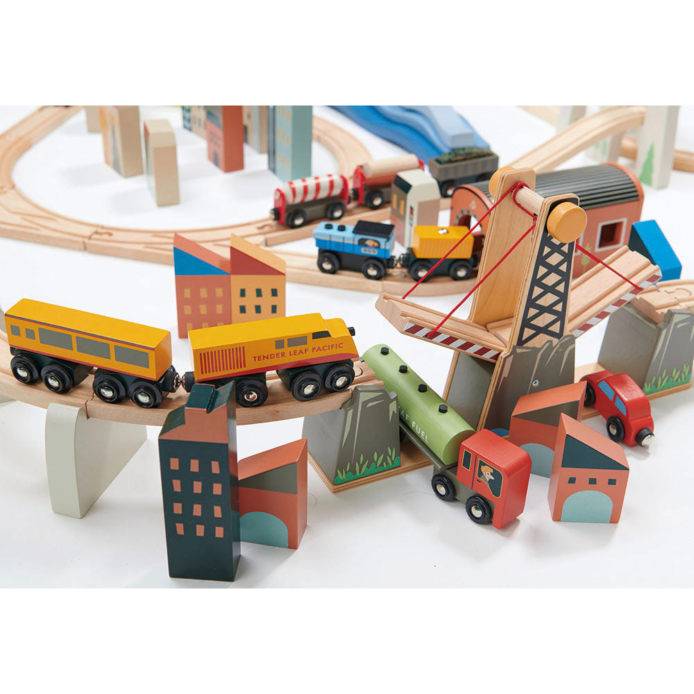 Tender Leaf Mountain View Train Set